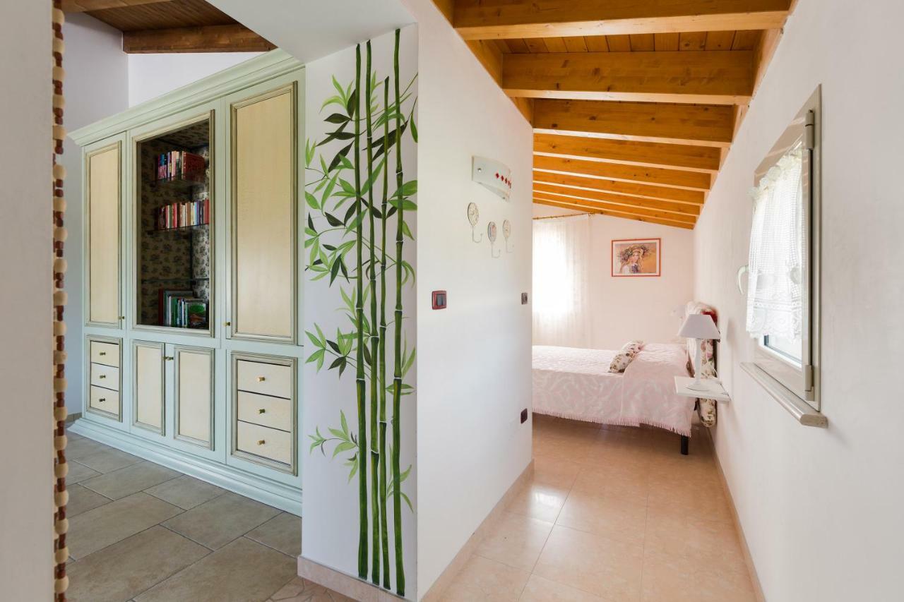 Il Posto Delle Fragole Villa Scorrano  Exterior photo